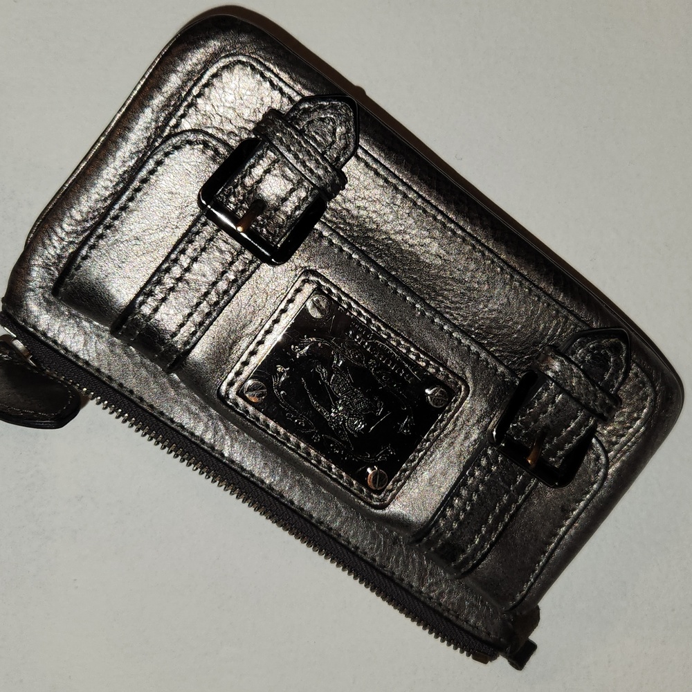 Burberry Wristlet Leather Silver Metallic